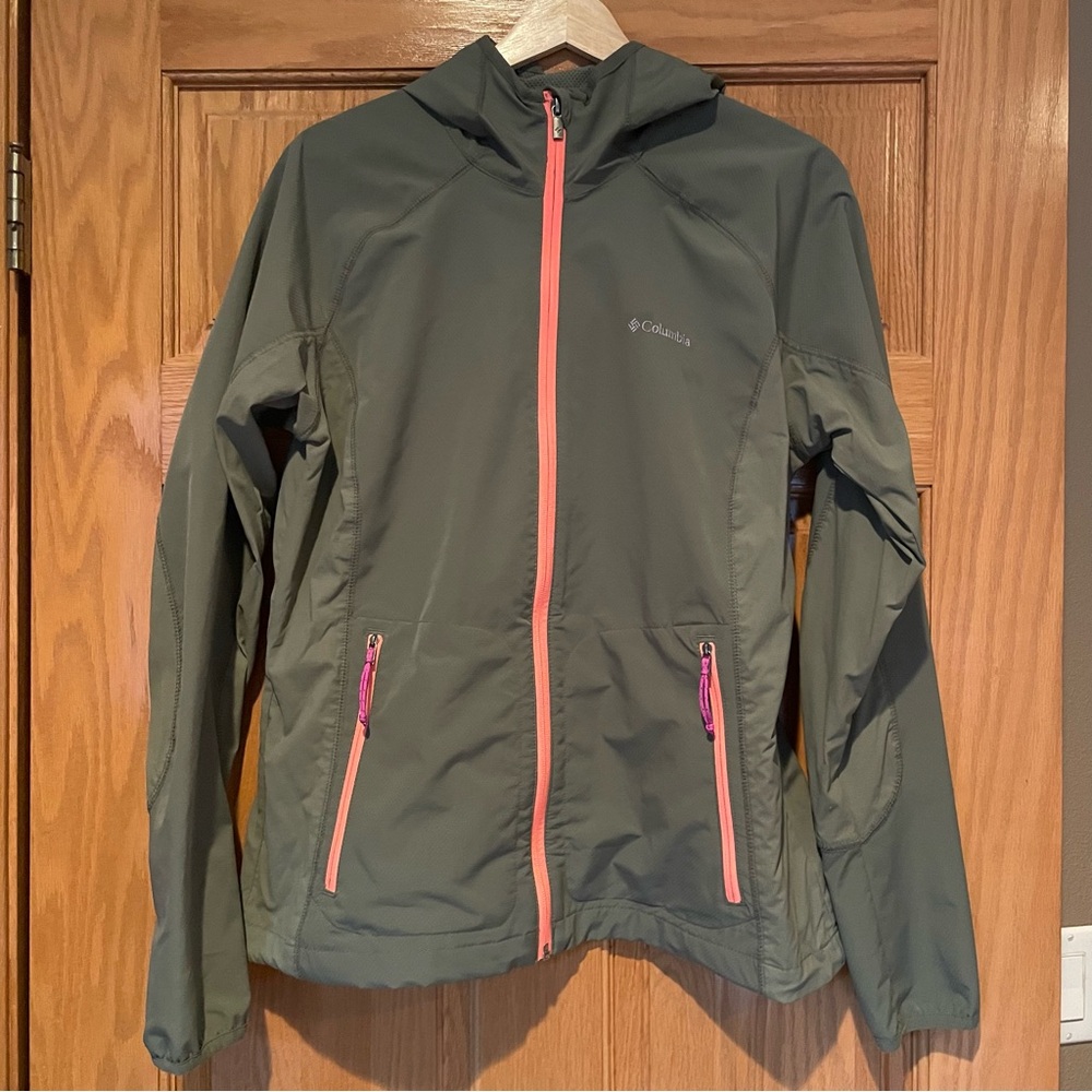 Columbia Olive/Sage Green Jacket with Salmon Accents | Size Large